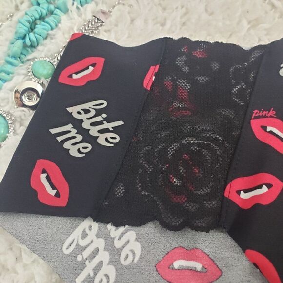 VS Sexy Black NO SHOW Lip Print HIPSTER SMALL NWT - Picture 2 of 4